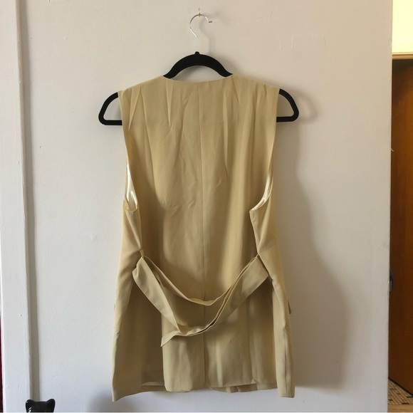 ✨2/10$ Light yellow beige vest - sleeveless - Picture 2 of 6